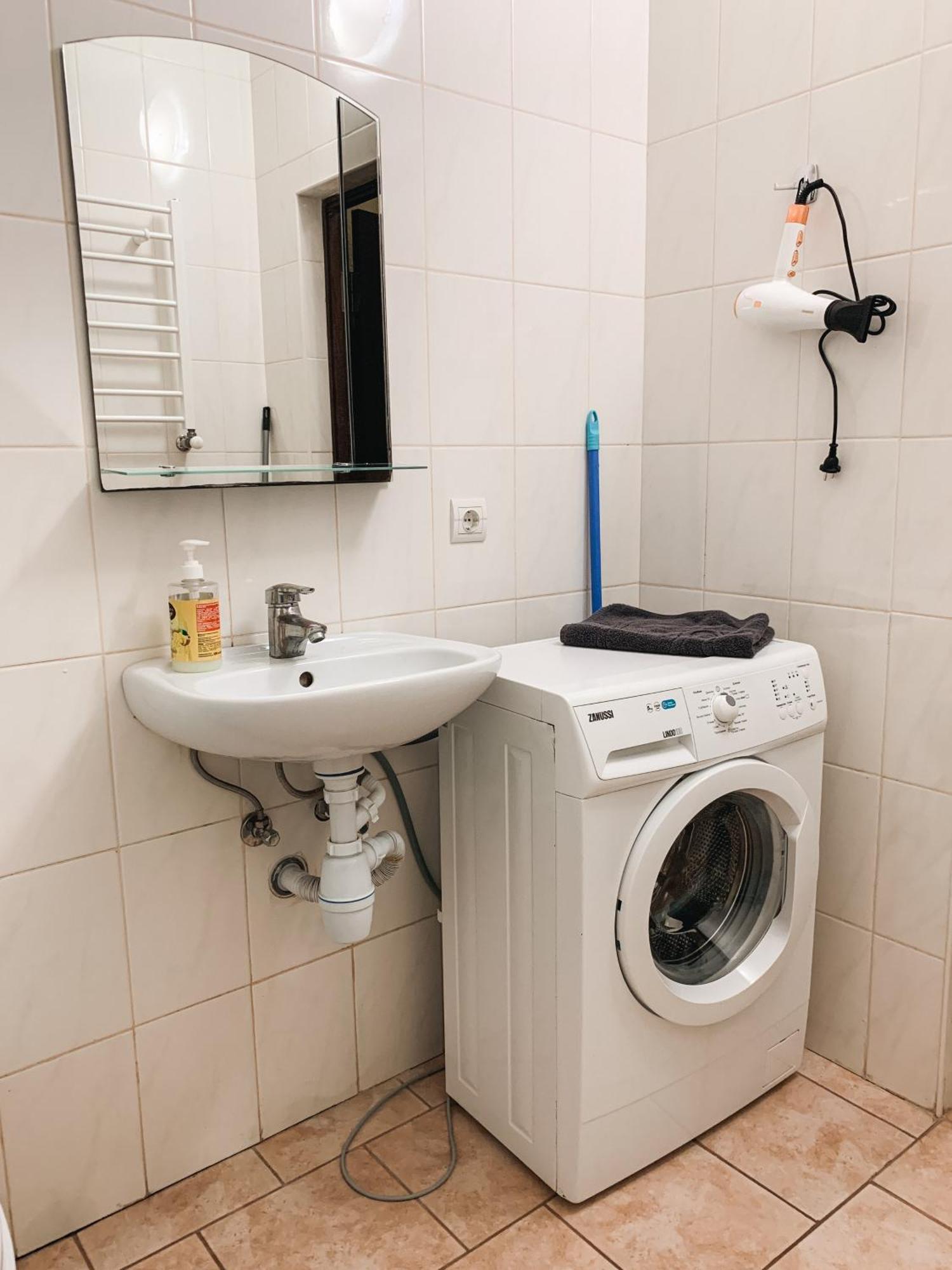 Apartments Domovik Мостова 5 Кв 38 Moekatsjeve Buitenkant foto